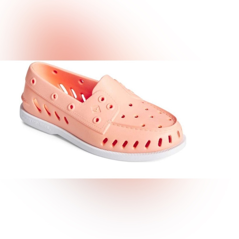 NWOT SPERRY PEACH COLOR SHOES SIZE 9